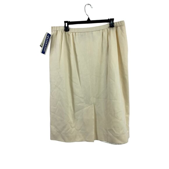 Pendleton Plus Women’s Skirt Suit - Picture 7 of 11